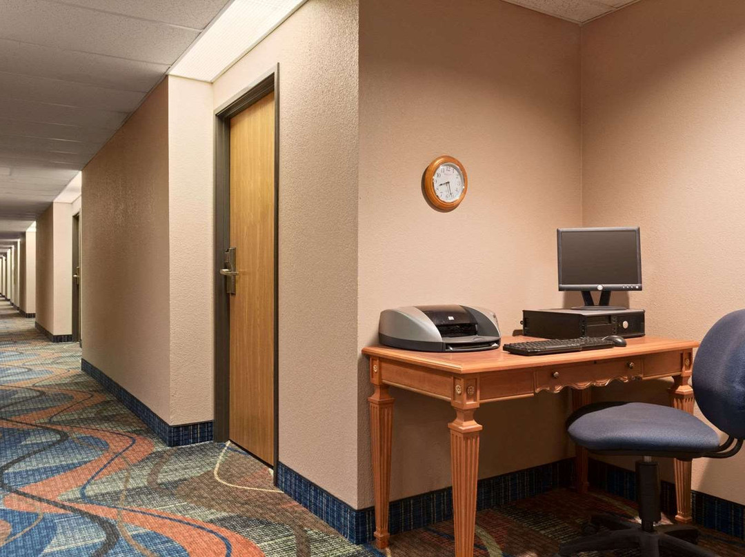 Baymont by Wyndham Logan主图