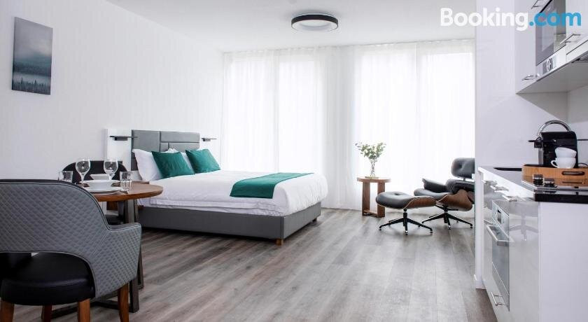 K Business Apartments & Hotel主图