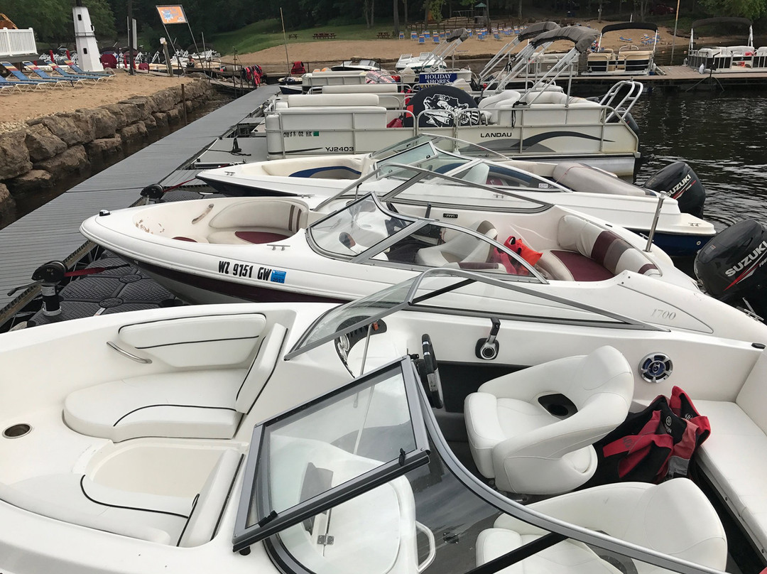 Holiday Shores Watersports-威斯康星峡谷必去景点