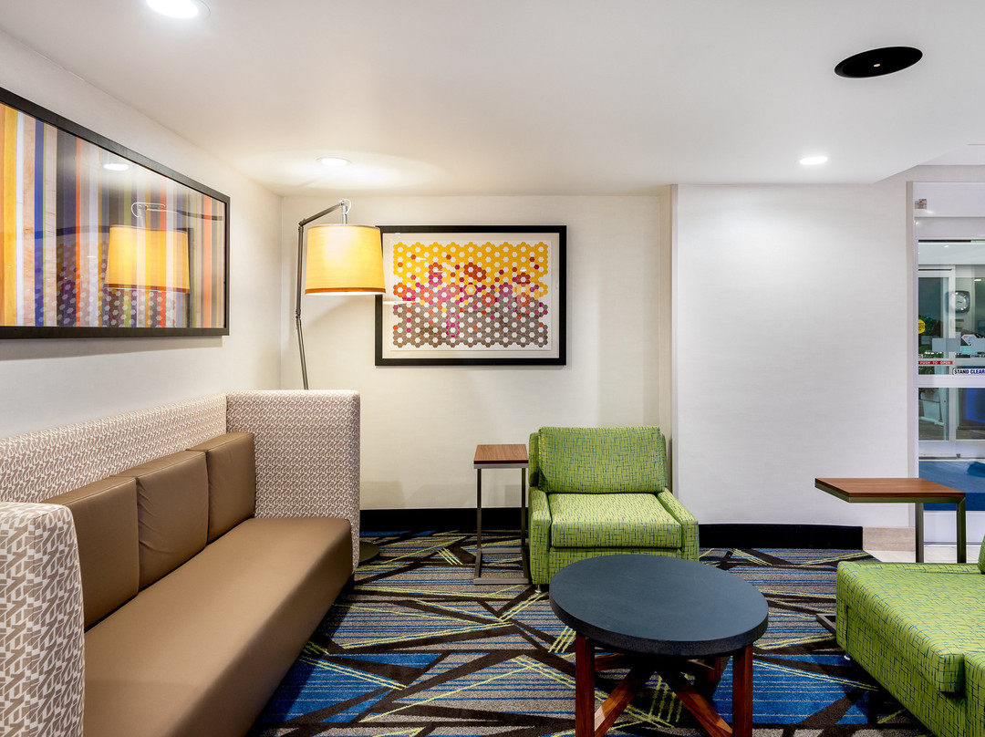 智选假日套房酒店代弗尼- MALBIS主图