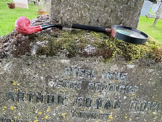 Grave of Sir Arthur Conan Doyle景点图片