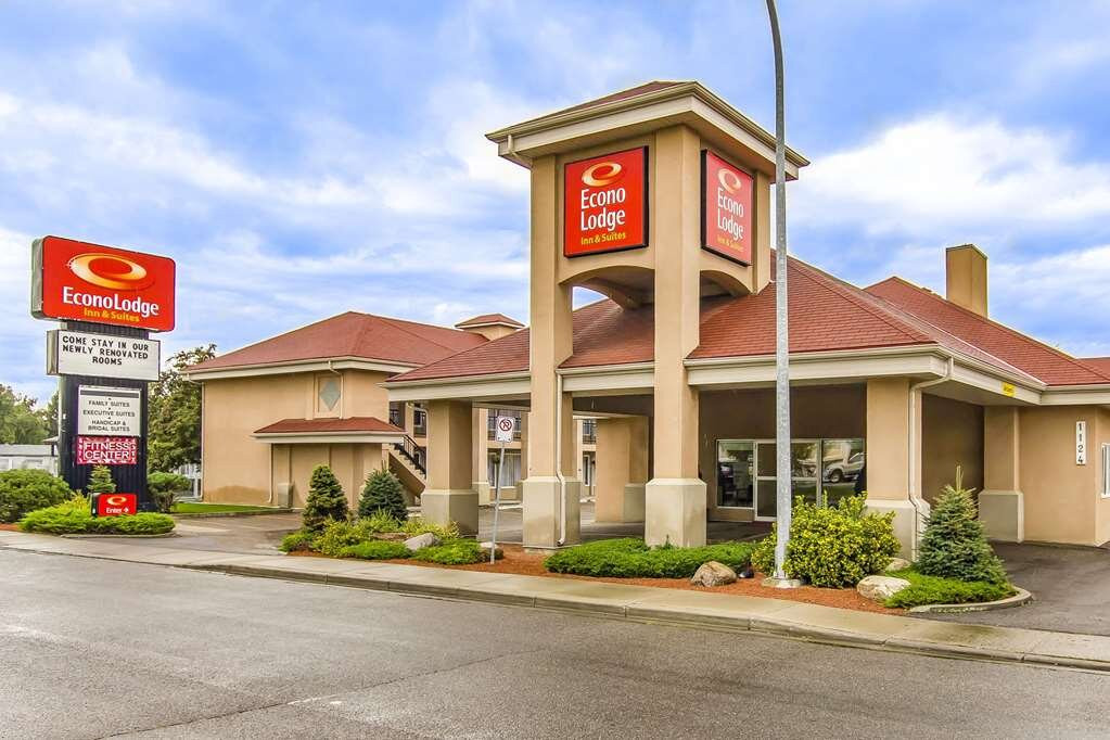 Econo Lodge Inn & Suites