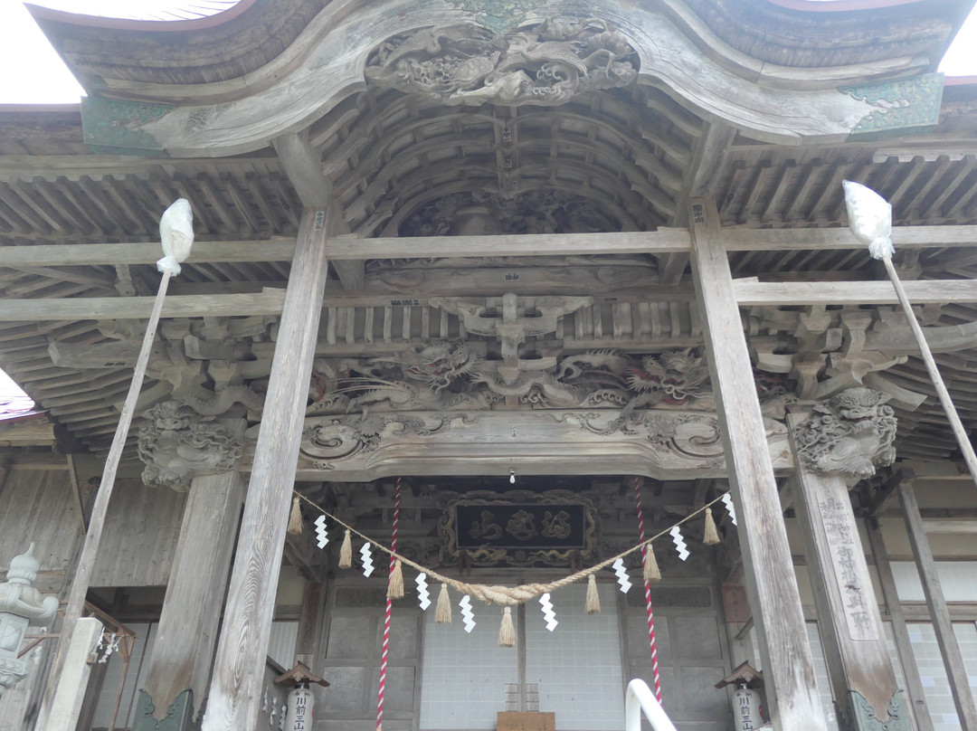 Iwanesawasanzan Shrine景点图片