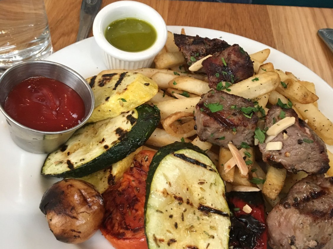 奥尔巴尼餐馆和美食-Zaytoon Mediterranean Restaurant & Bar