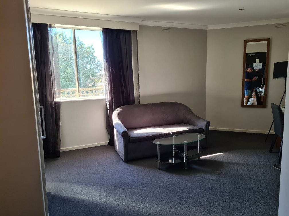 Crest On Barkly Serviced Apartments