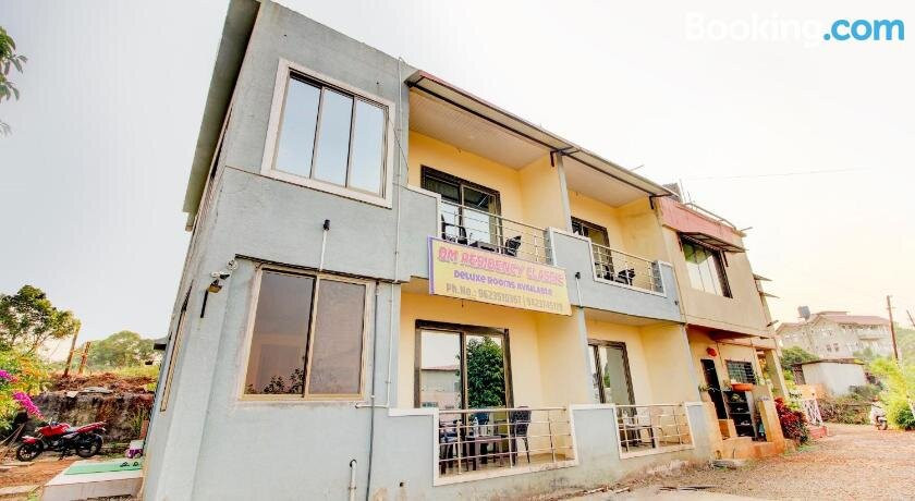 SPOT ON 79399 Om Residency Classic