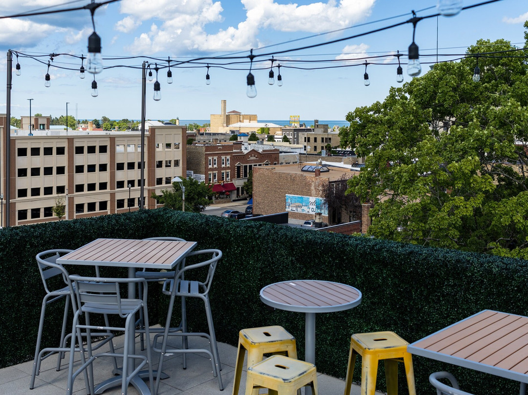 Crow's Nest Rooftop Bar