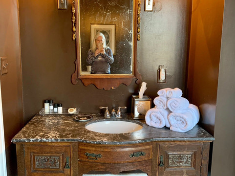 庭院广场酒店主图