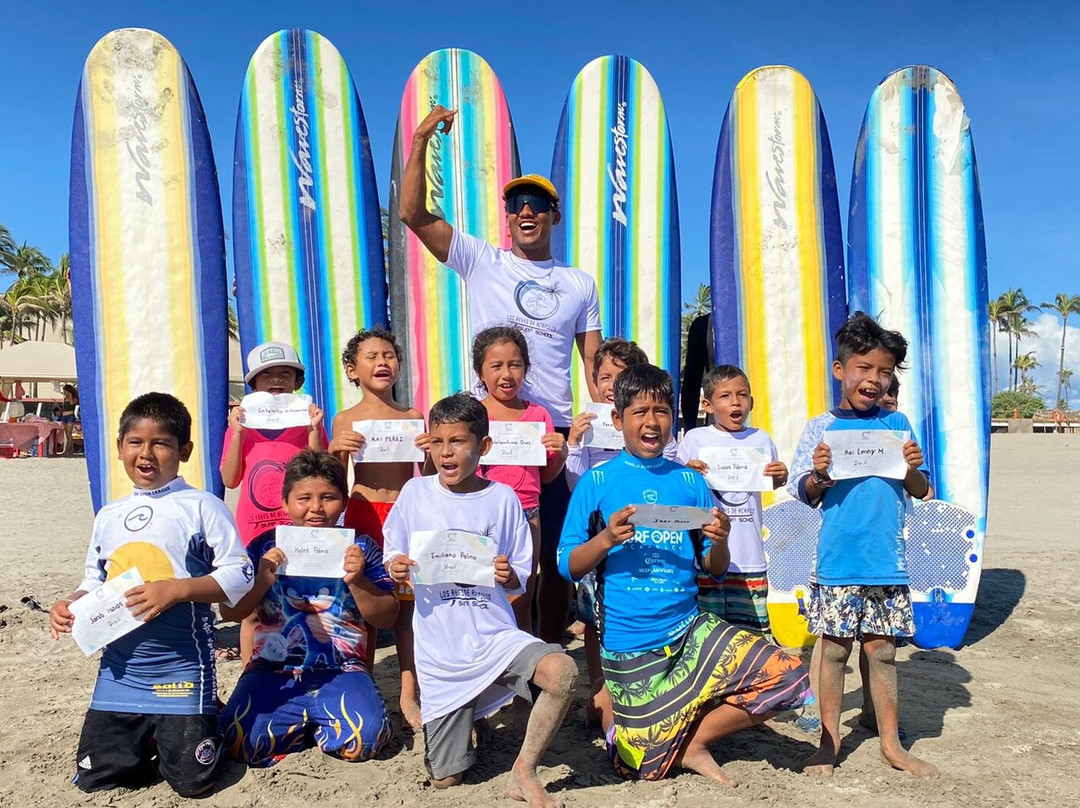 Acapulco surf academy景点图片