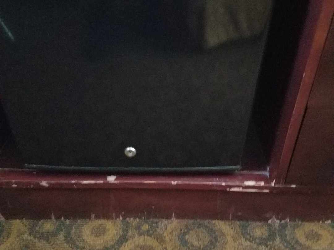 恩波里亚速8酒店主图