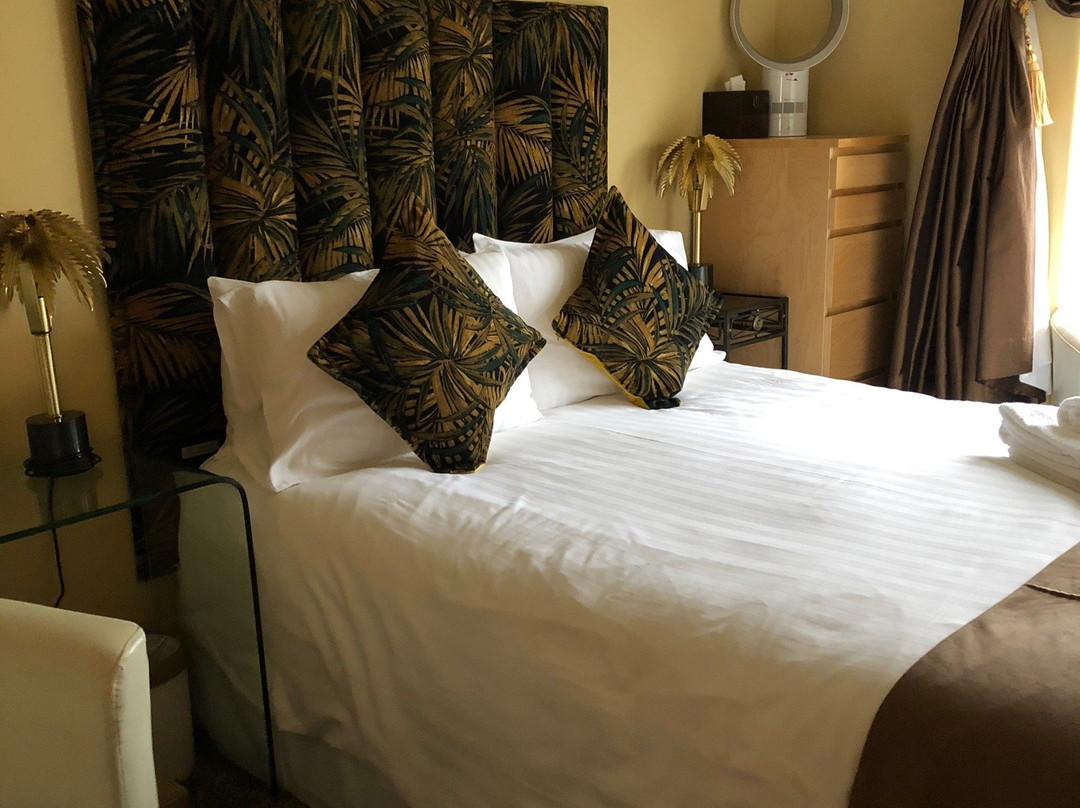 Westwood Guest House & Whole House Let主图