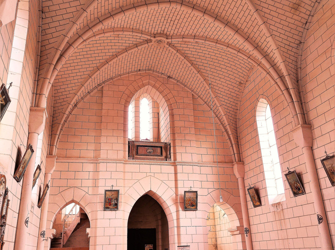 Eglise Saint-Hilaire-Valence-en-Poitou必去景点