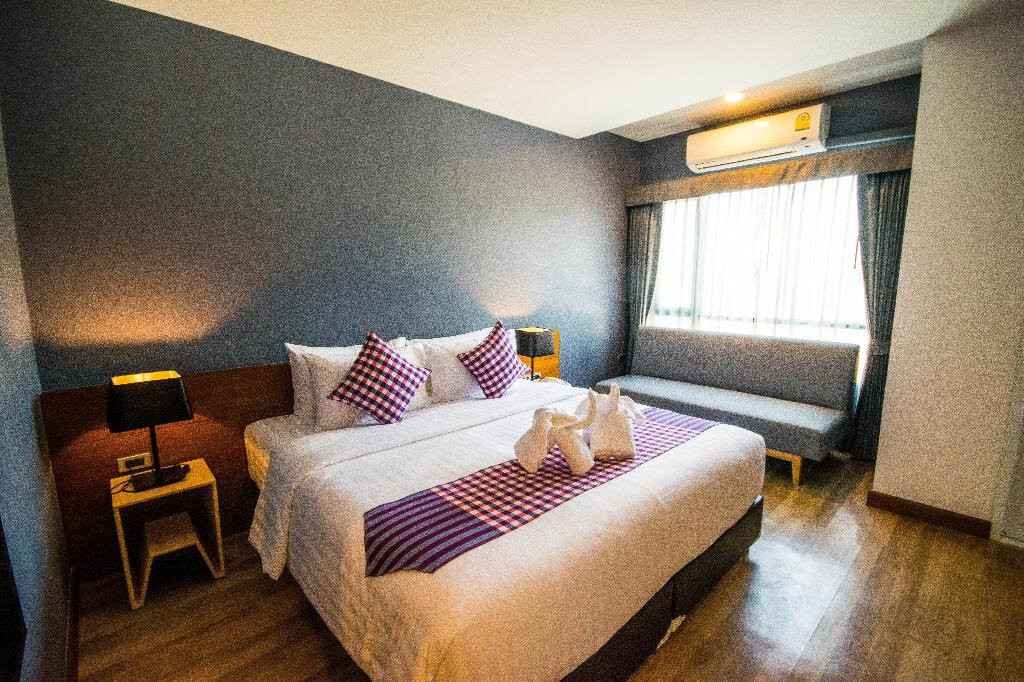 Comet Hotel Surat Thani主图