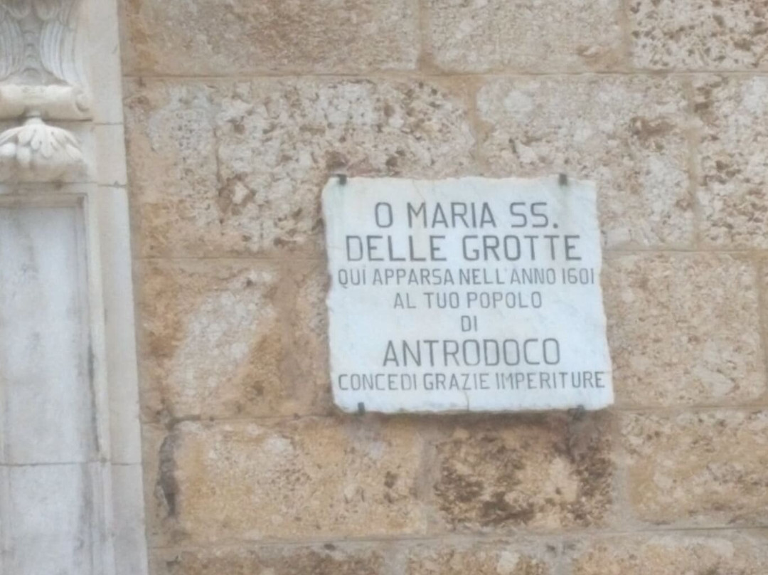 Santuario della Madonna delle Grotte景点图片
