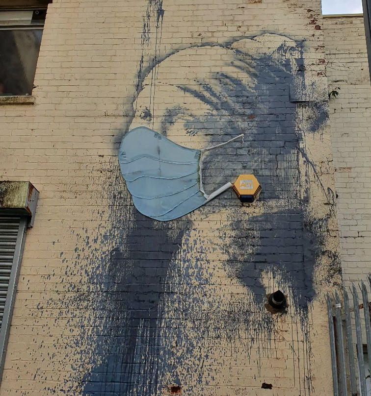 Girl with a Pierced Eardrum-布里斯托尔必去景点