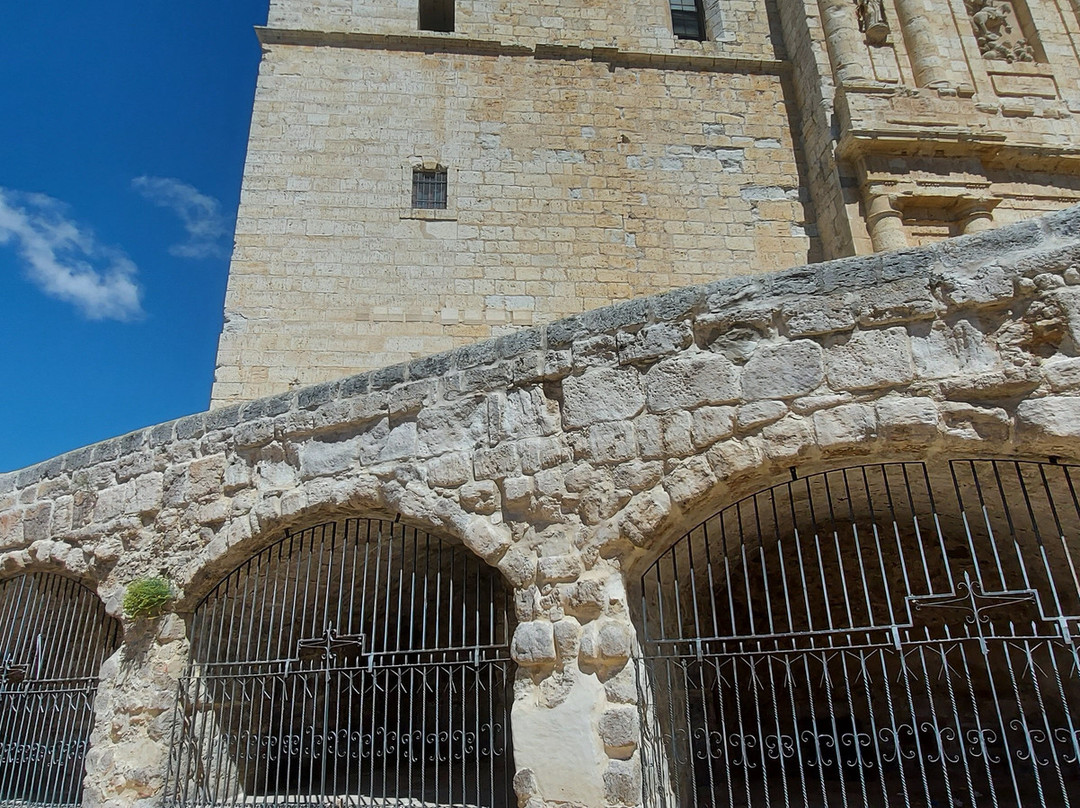 Iglesia De Santiago景点图片