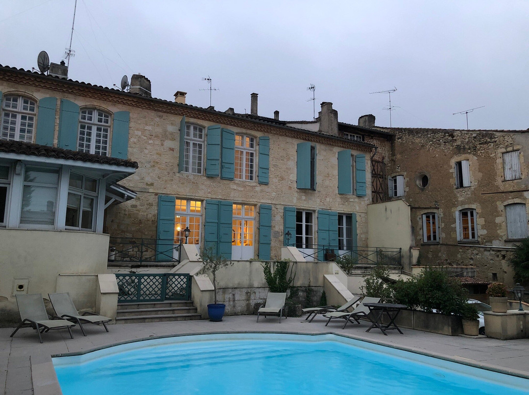 Logis Hôtel les Trois Lys主图