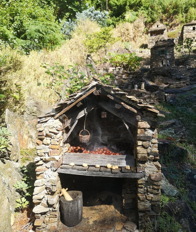 Le Ron Des Fades Village Miniature景点图片