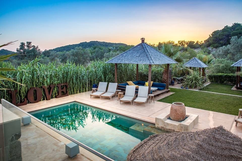 The Giri Residence主图