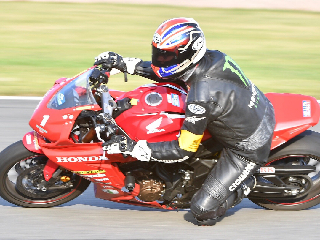 Honda Ron Haslam Race School-多宁顿城堡必去景点