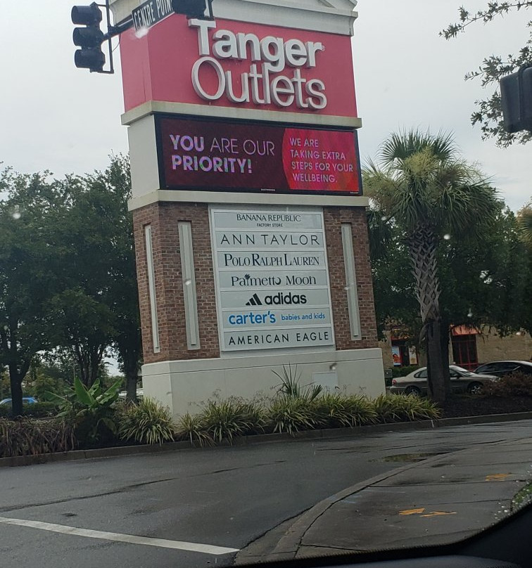 Tanger Outlets Charleston景点图片