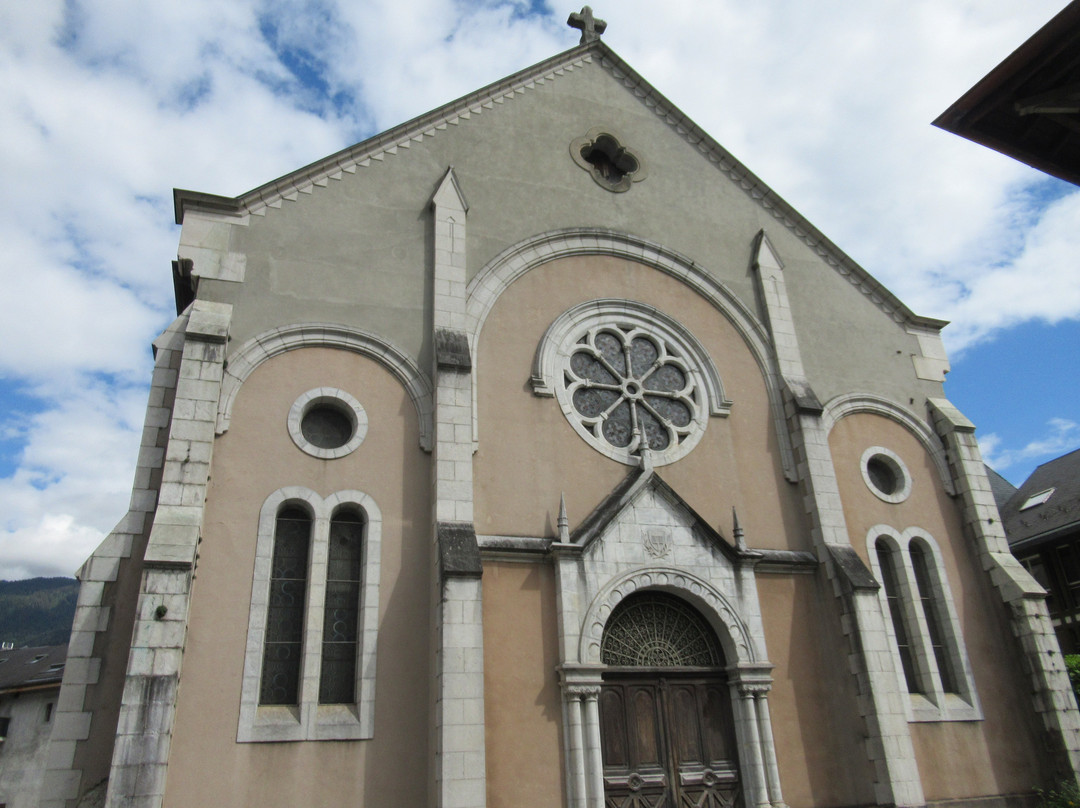 Eglise Saint Laurent-Ugine必去景点