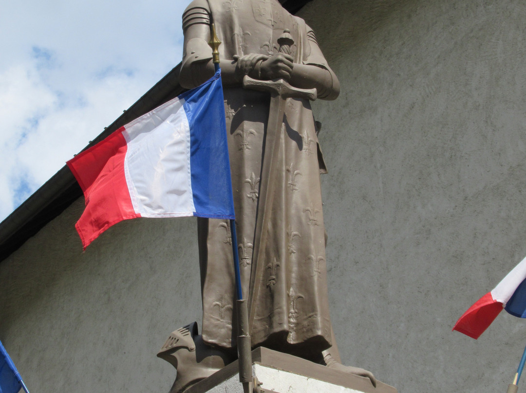 Monument Communal-萨朗什必去景点