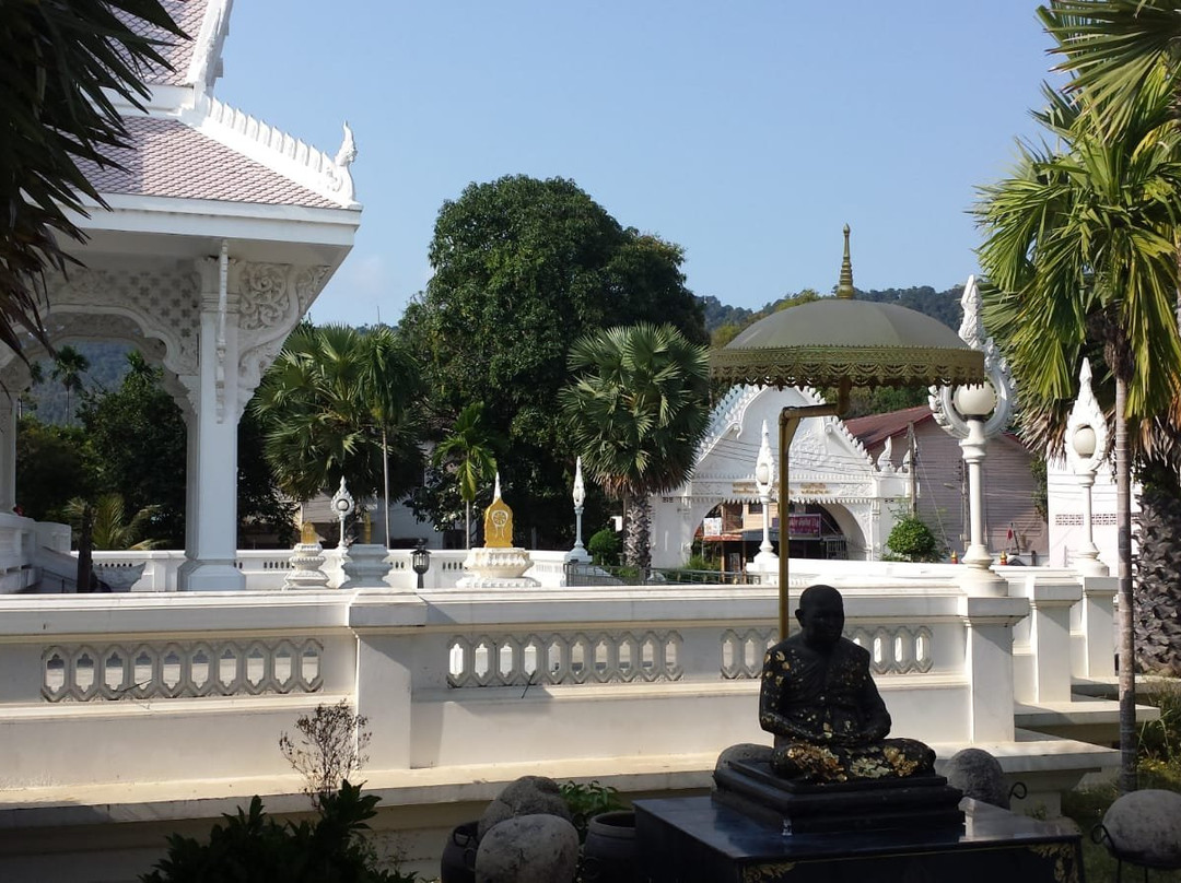 Wat Sawang Arom (Wat Tham Sri Thon )景点图片