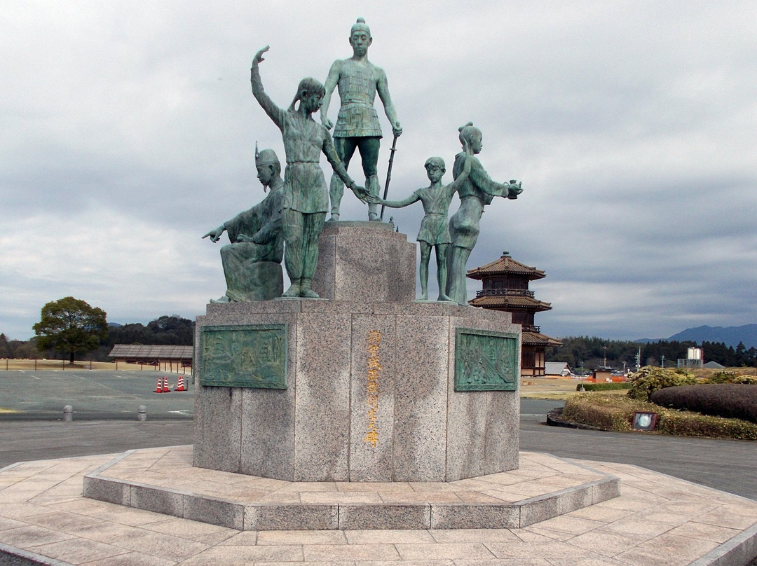 Kikuchi Castle Onkososei Monument景点图片