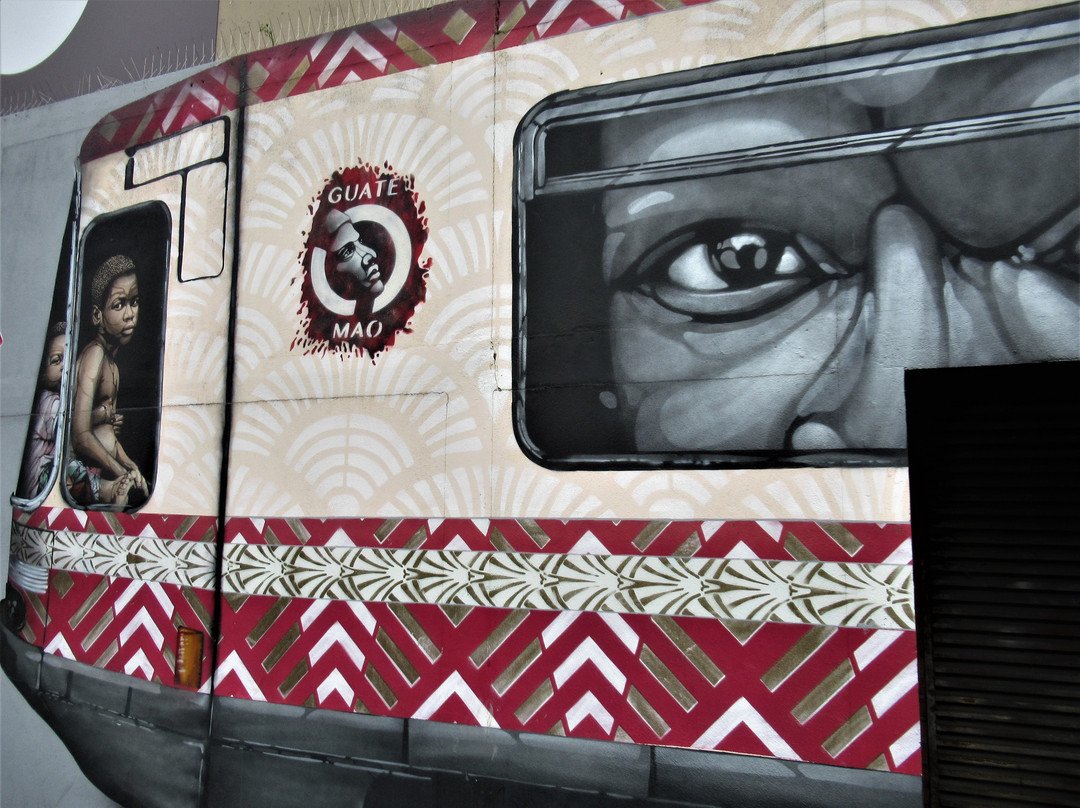 Fresque "Le Tram"-La Courneuve必去景点