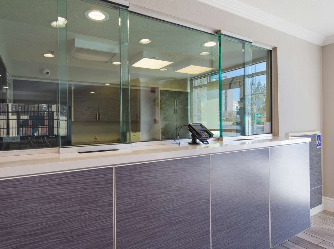 SureStay By Best Western Fontana主图