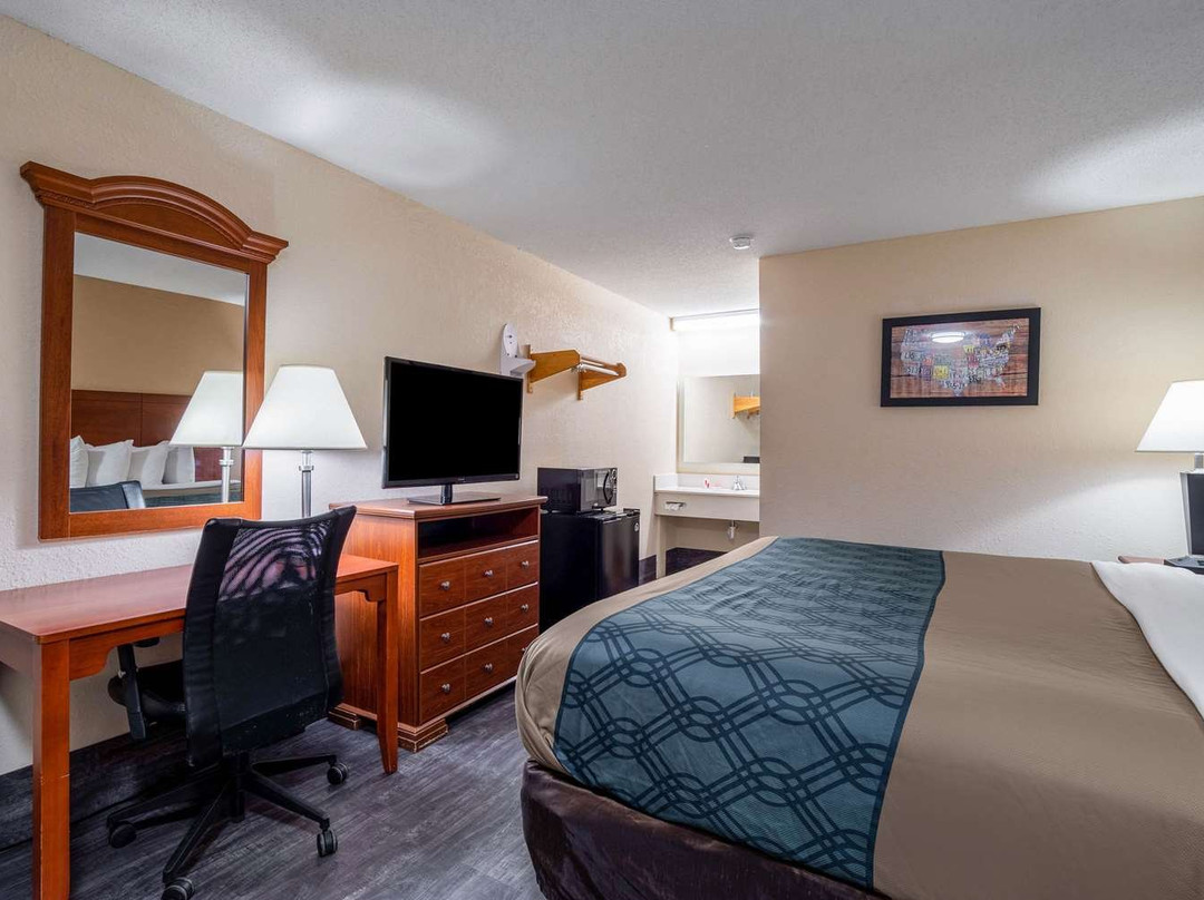 Econo Lodge Inn & Suites主图