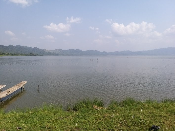 Lake Bosumtwi景点图片