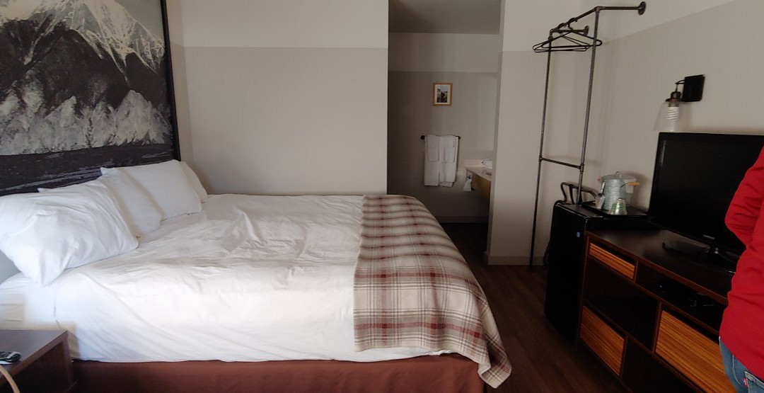 萨利达速8酒店主图