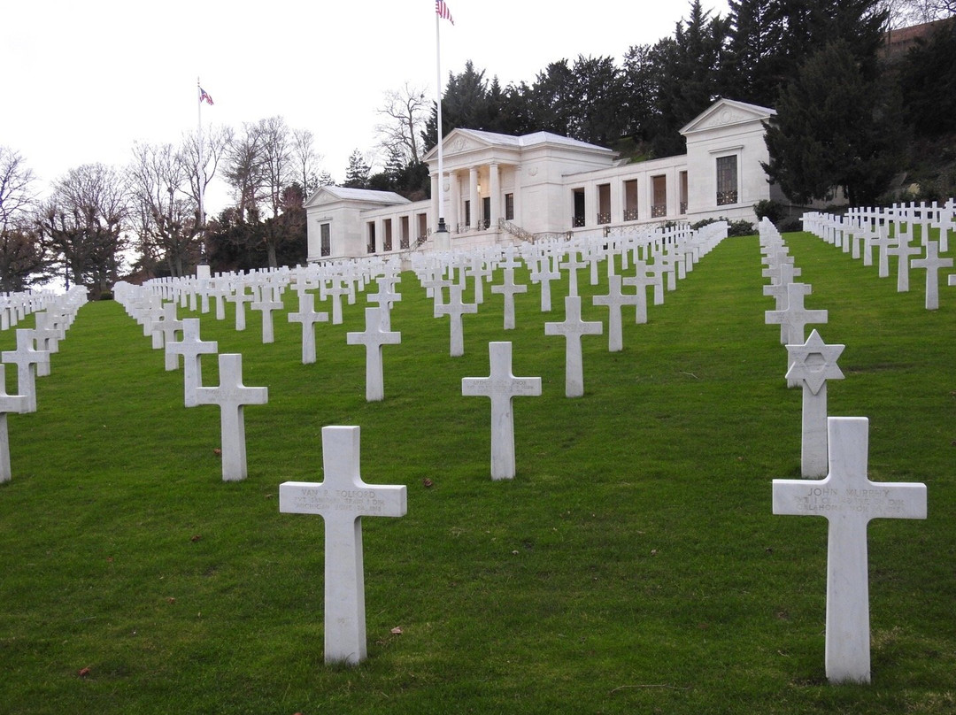 Le Mont-Valérien French Memorial to Resistance Martyrs景点图片