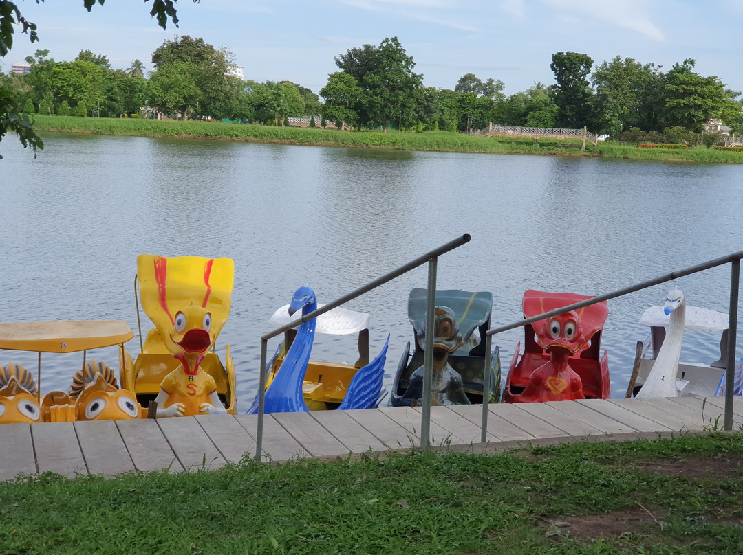 Chaloem Phra Kiat Public Park景点图片