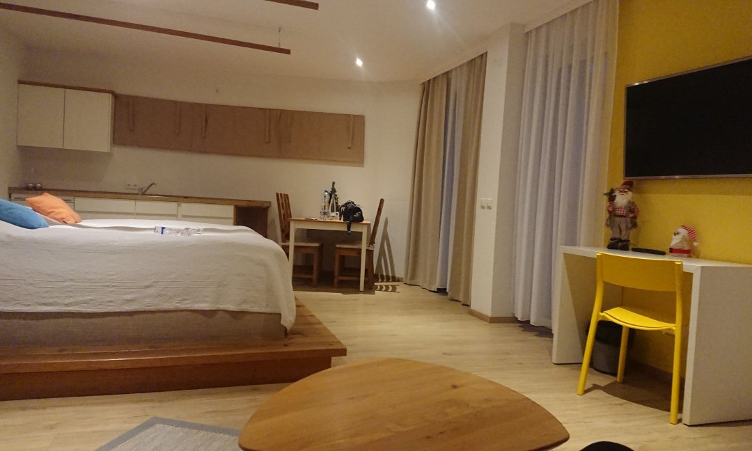 R&J Hotel主图