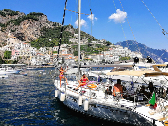 Amalfi On Boat Charter-萨勒诺必去景点