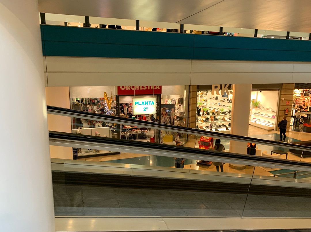Centro Comercial Anaza Carrefour-圣克鲁斯-德特内里费必去景点