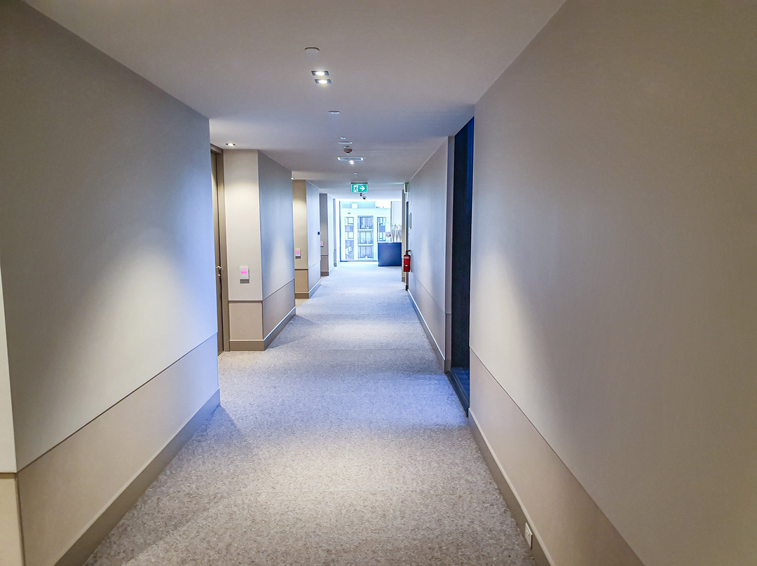 小国度酒店主图