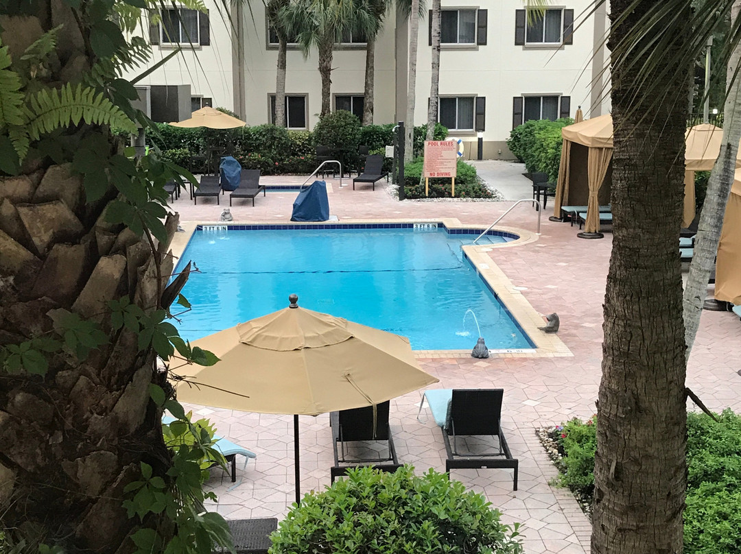 Hawthorn Suites by Wyndham Naples主图