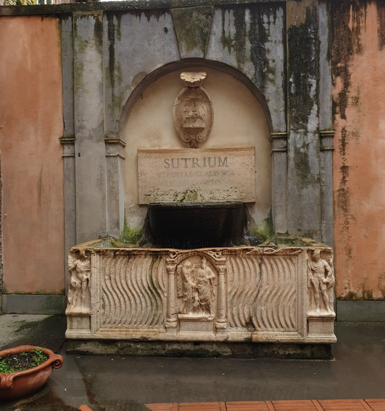 Atrio Comunale-Sutri必去景点