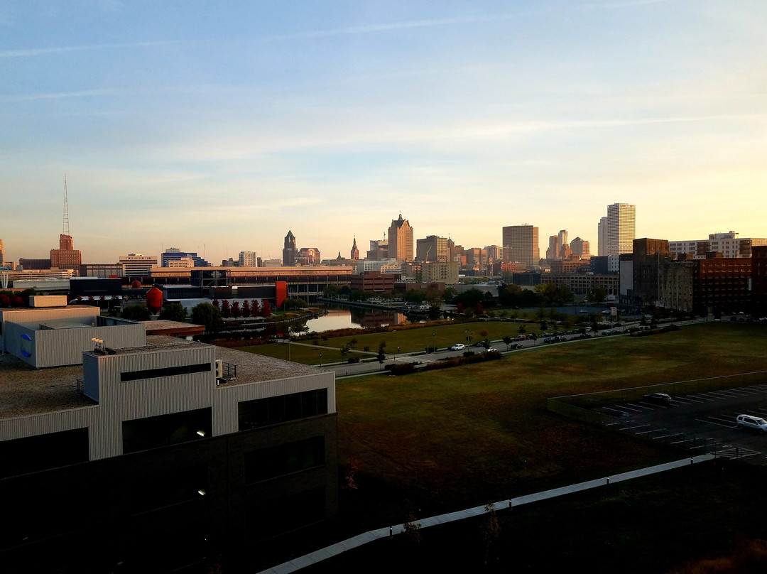 马铁大酒店主图