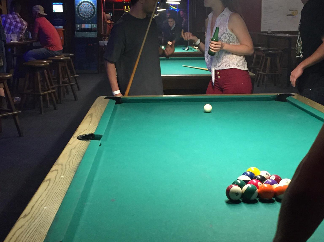 Laguna Woods旅游景点-Bigshots Billiards Bar & Grill