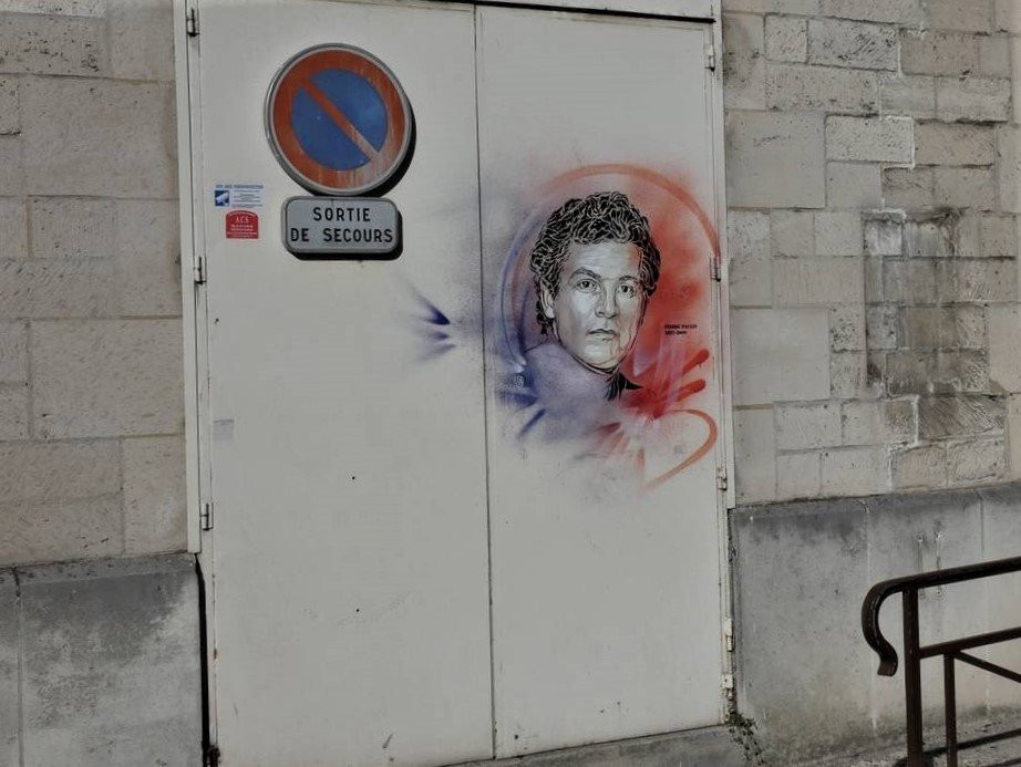Fresque "Pierre Paulin"-拉昂必去景点