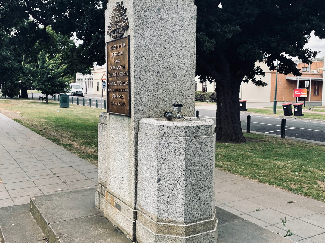 Gisborne War Memorial Drinking Fountain景点图片