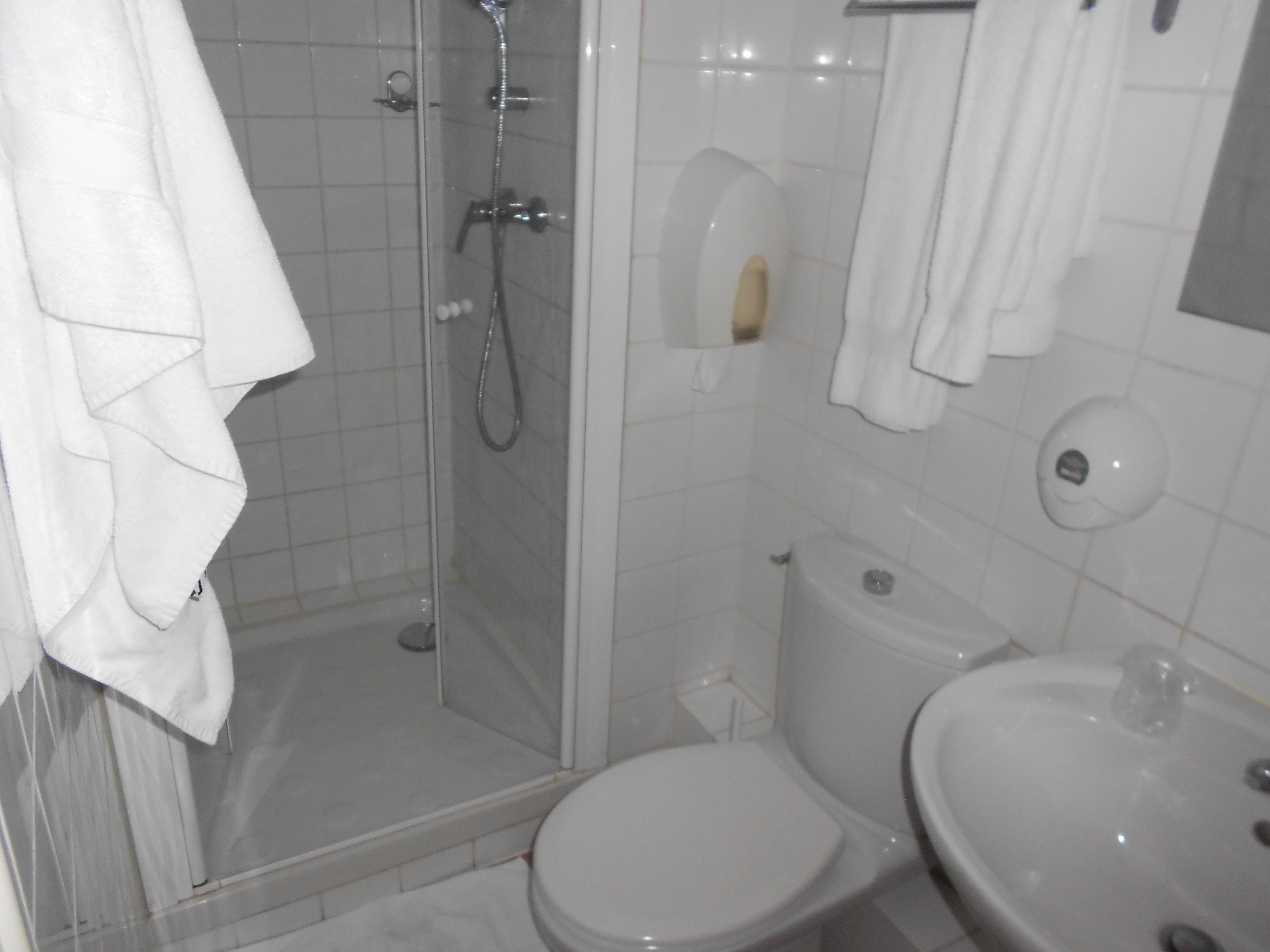 Hotel Moderne Gisors-浴室