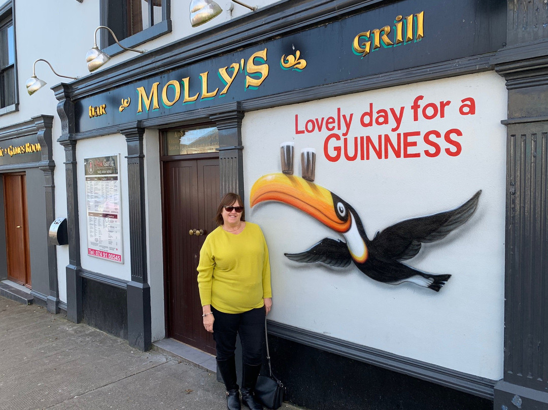 Molly’s Bar & Grill