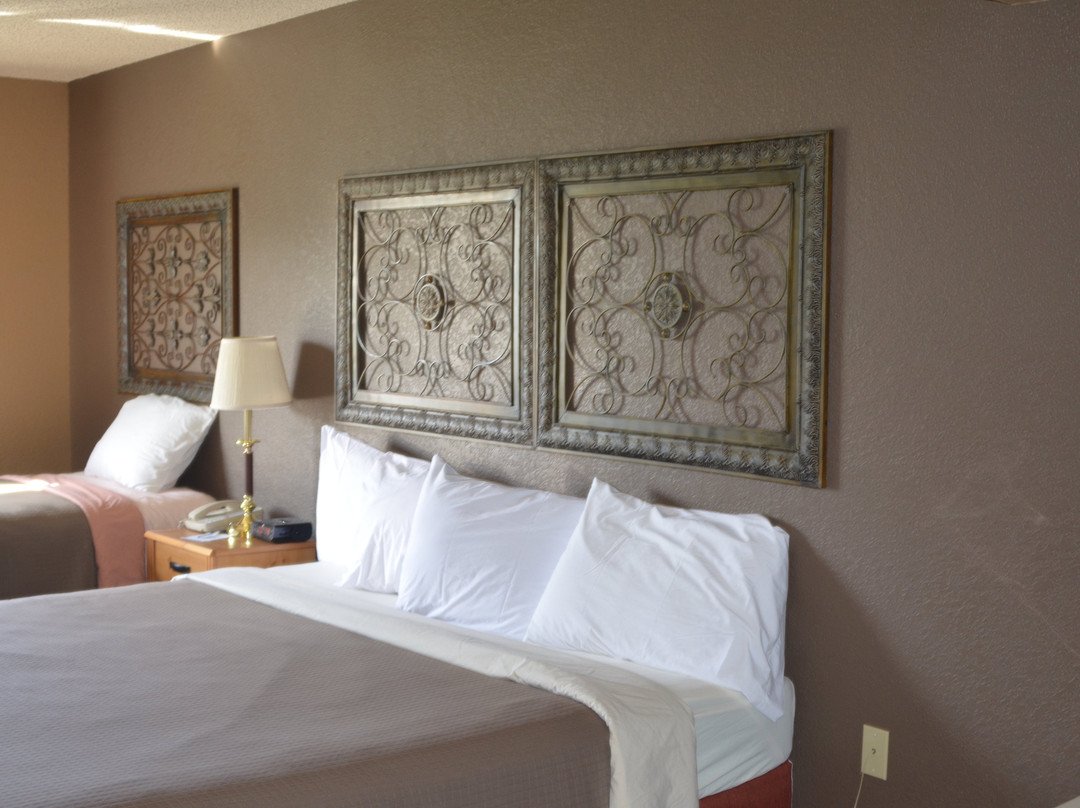 Boarders Inn & Suites In Fayette主图