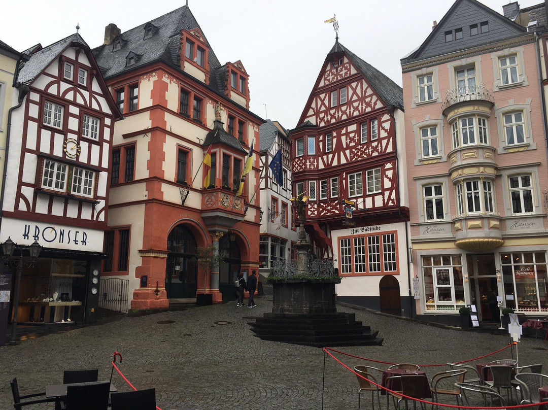 Marktbrunnen mit Michaelsfigur景点图片